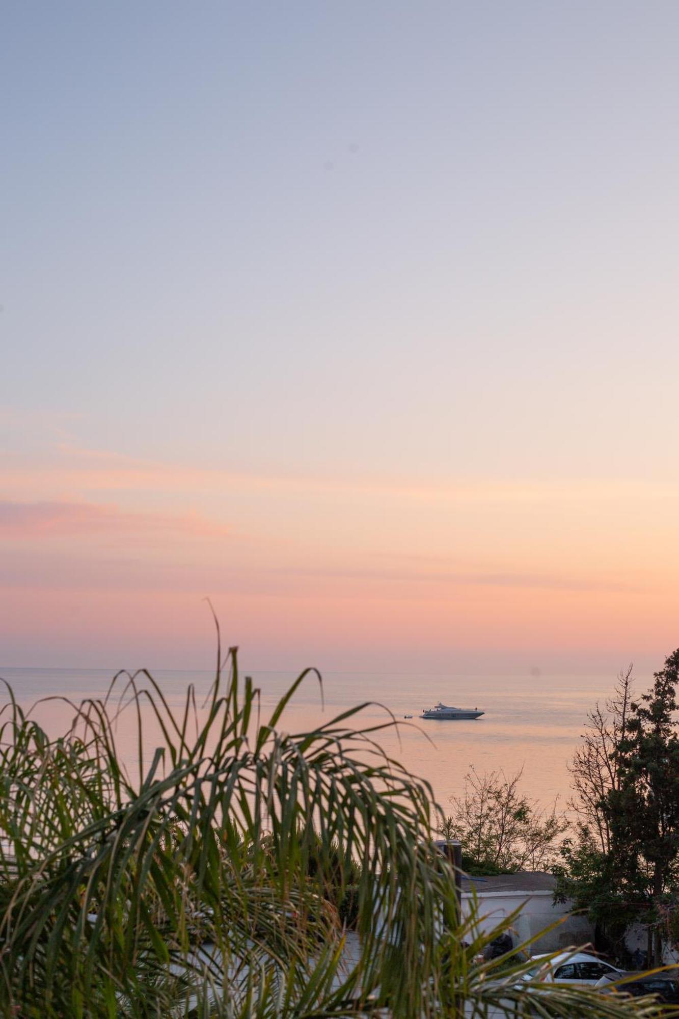 White Hill Hotel, Spa & Conferences Durres Exterior photo